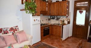 Cucina Rita in legno artigianale su misura